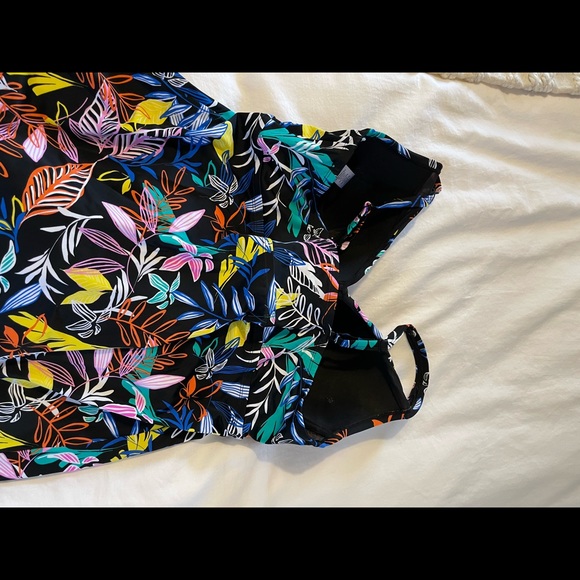 Tankini top. Size 20. NWOT Bust 42D - Picture 3 of 3